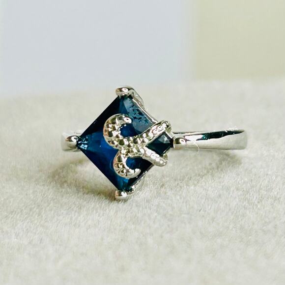 Dark Blue Silver Tone Design Over Stone Ring Size 7 - Picture 5 of 6
